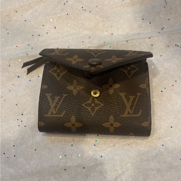 Women’s Wallet - Picture 3 of 4